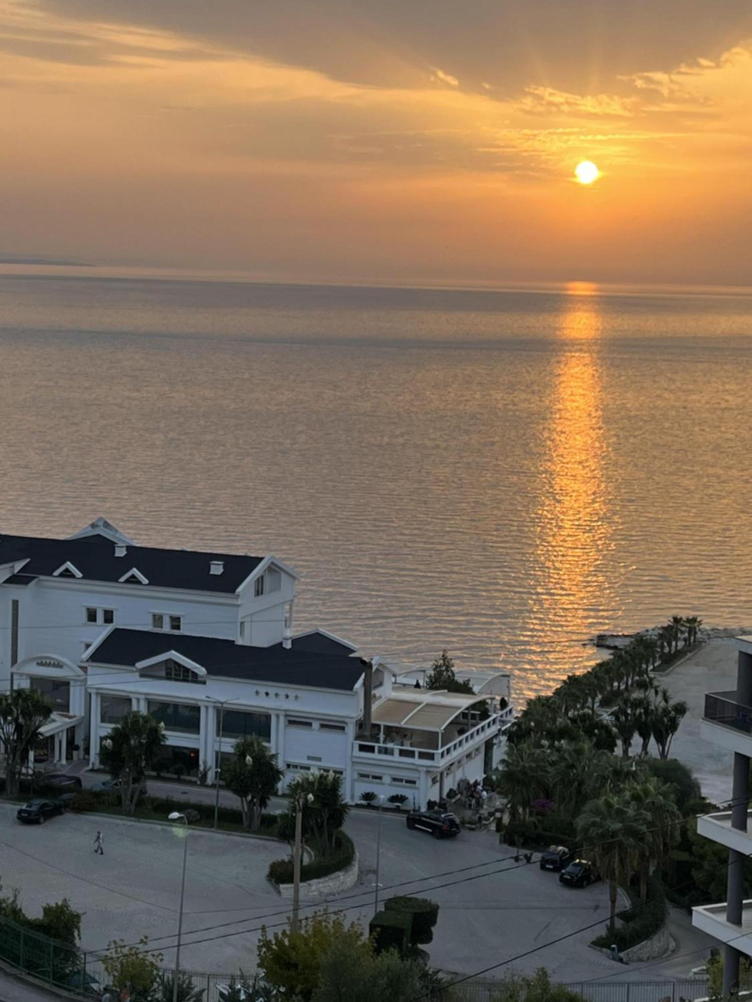 Bluemoon Suites Sarande Ngoại thất bức ảnh