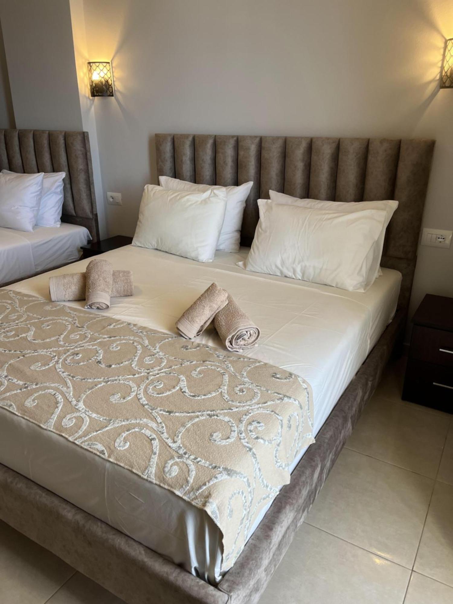Bluemoon Suites Sarande Ngoại thất bức ảnh