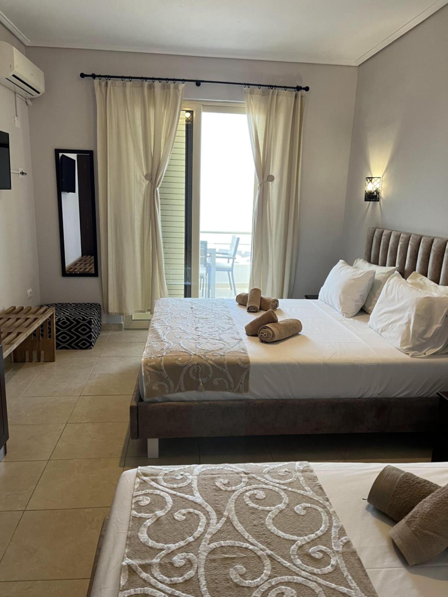 Bluemoon Suites Sarande Ngoại thất bức ảnh