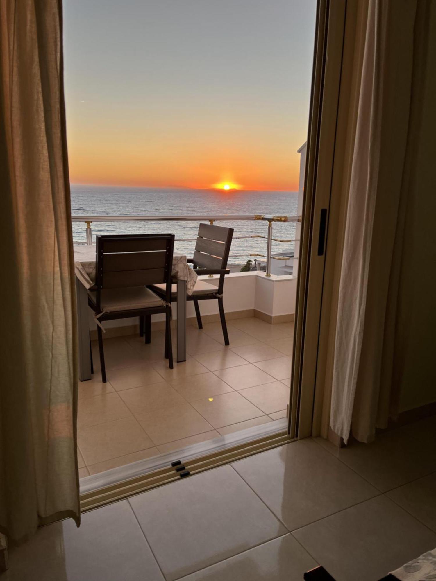 Bluemoon Suites Sarande Ngoại thất bức ảnh