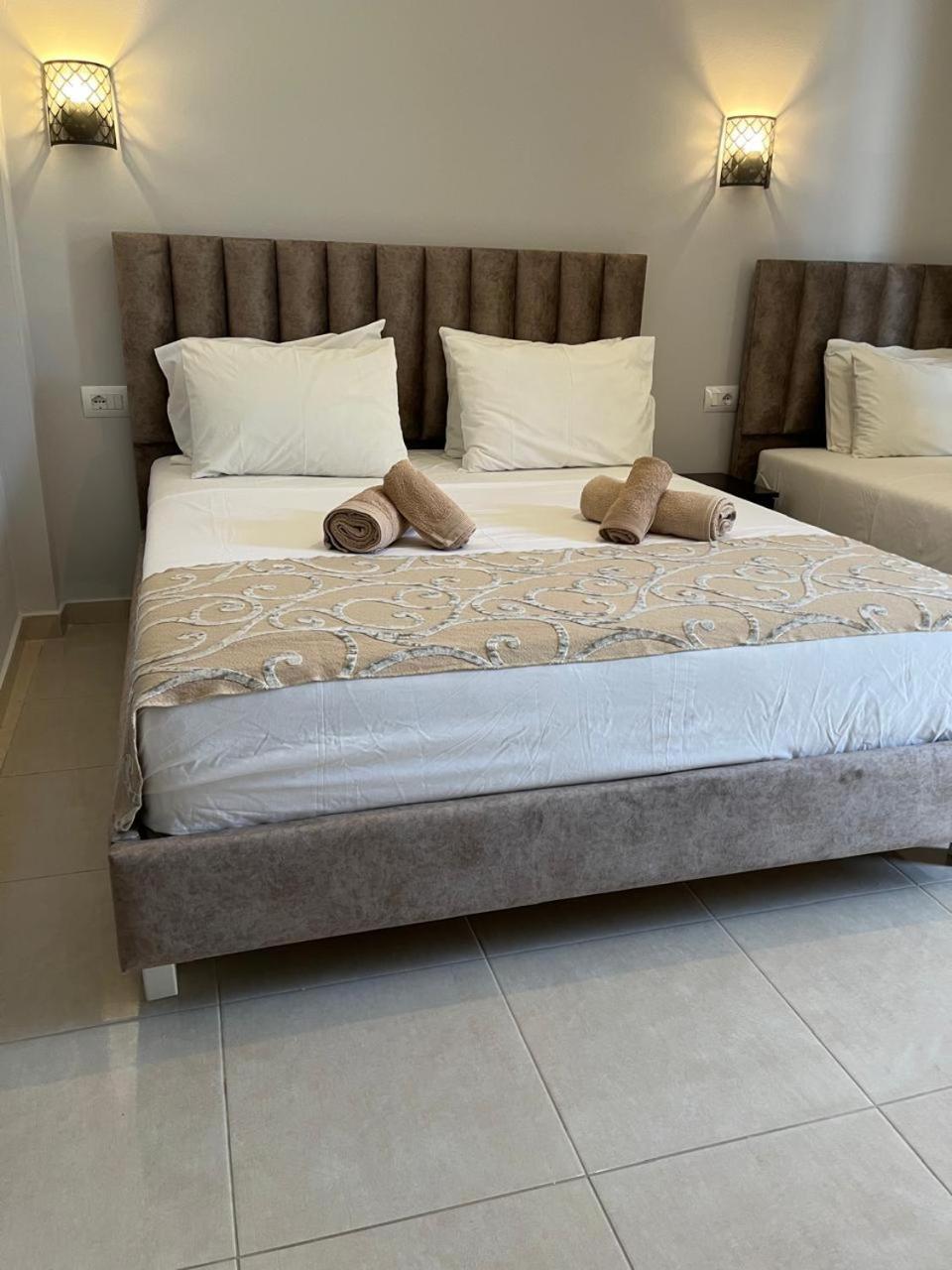 Bluemoon Suites Sarande Ngoại thất bức ảnh